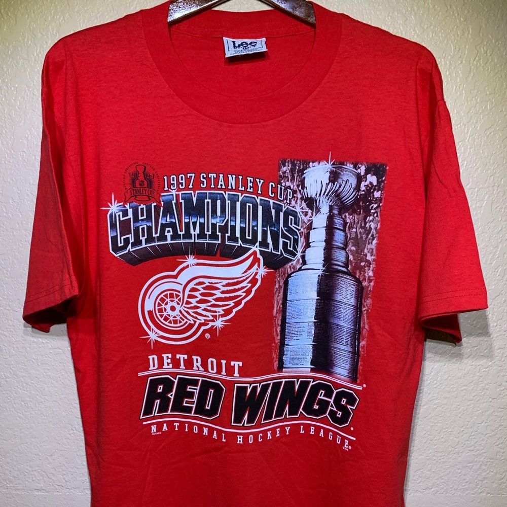 Vintage Lee Red Wings 1997 Champions Shirt